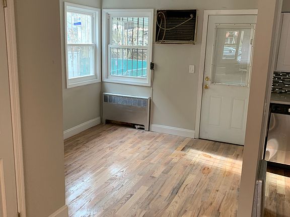 4th image of 4059 Grace Ave