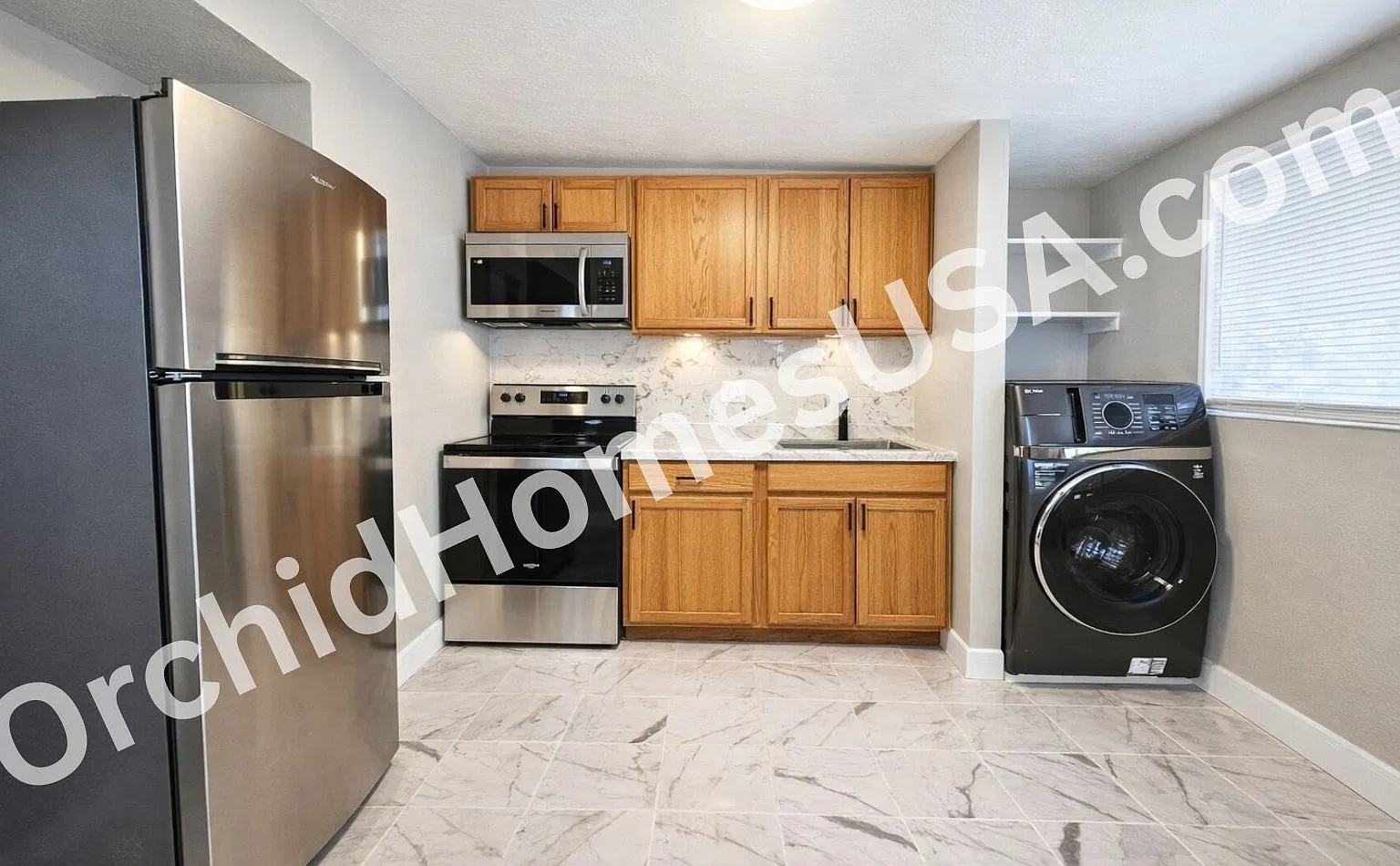 2601 East Greenway Road - #F — Photo 1