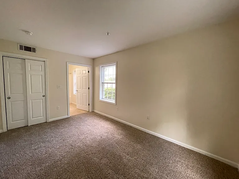 Redstone Apartments — Photo 28