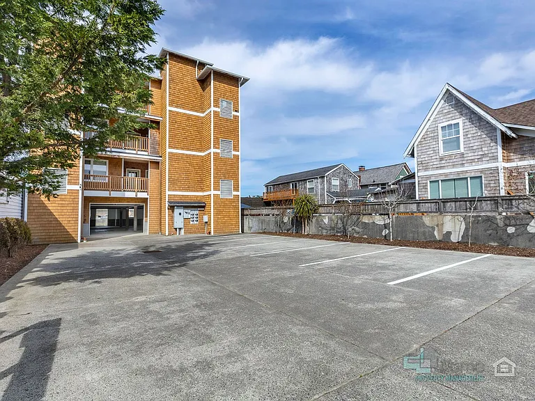 224 N Holladay Dr #201 — Photo 71