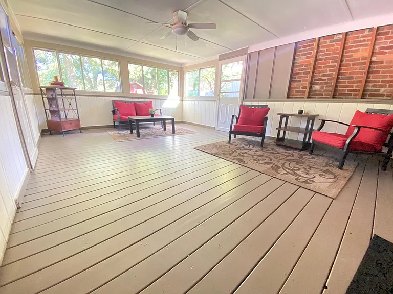 770 Vanderbilt Rd — Photo 2