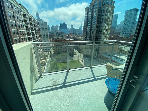 5th image of 428 W Superior St #1903