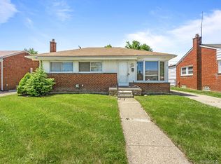 28749 Bohn St, Roseville, MI 48066