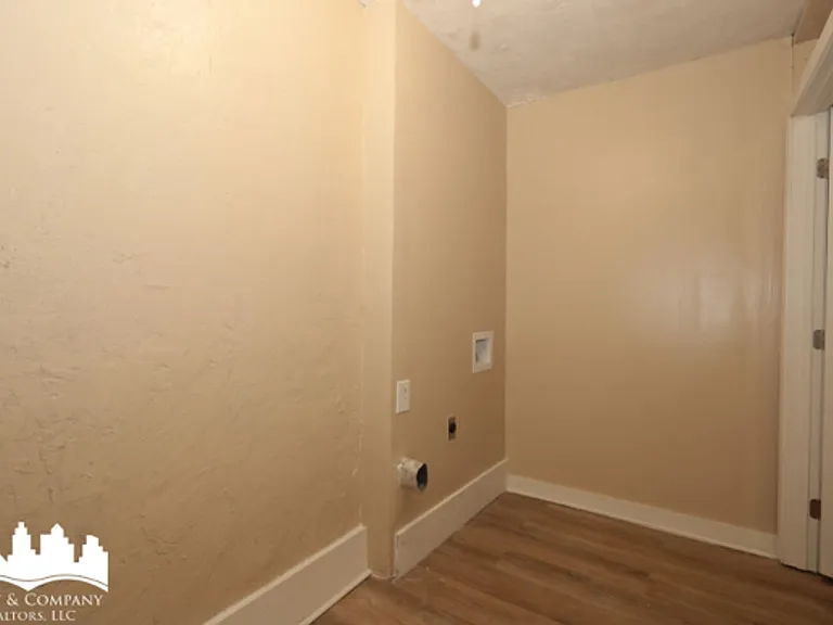 905 Parkhaven Ln — Photo 16