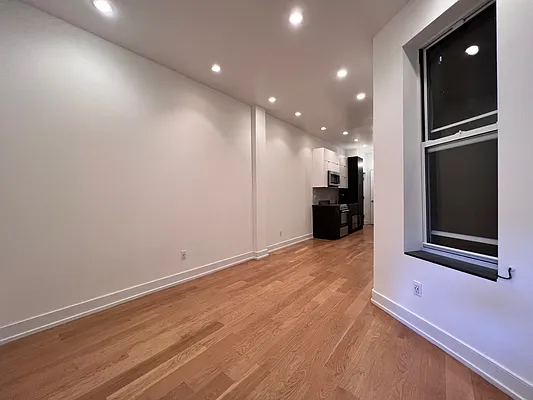 Rented by EXR | media 20