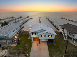 672 Copano Ridge Rd, Rockport, TX 78382