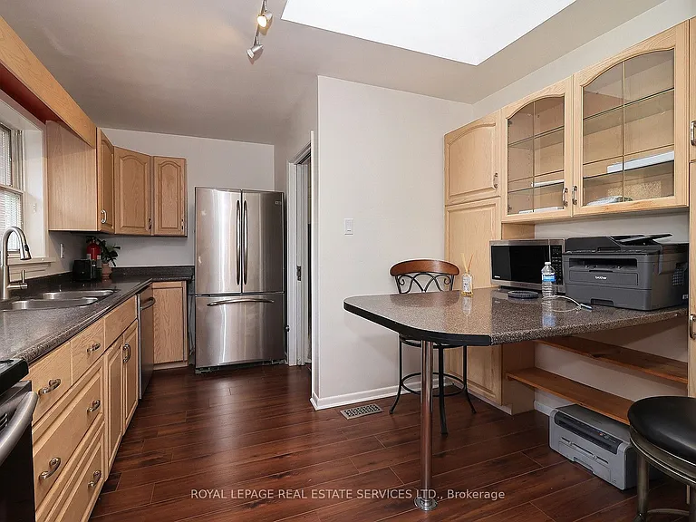 222 Alscot Cres — Photo 23