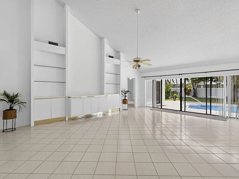 223 E River Park Dr — Photo 13