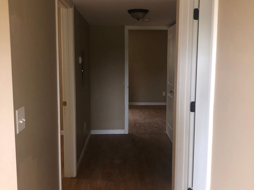 1st image of 917 SE Broad St APT A4