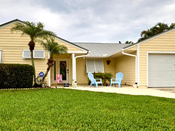 2485 NE 16th Ct, Jensen Beach, FL 34957