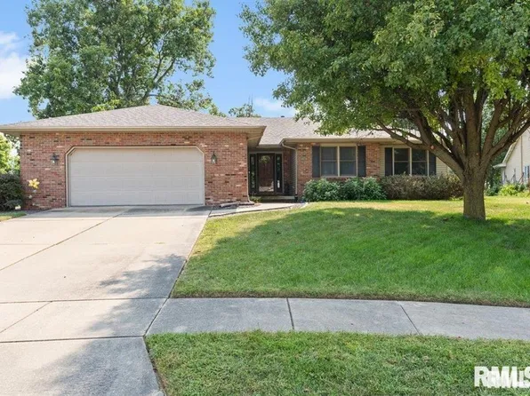 136 Lilac Ln, Chatham, IL 62629