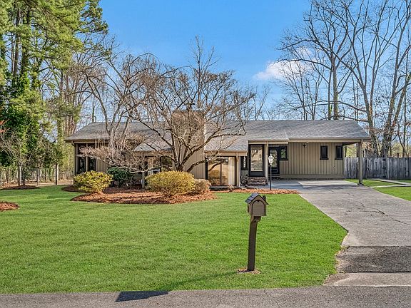3rd image of 507 Riderwood Dr