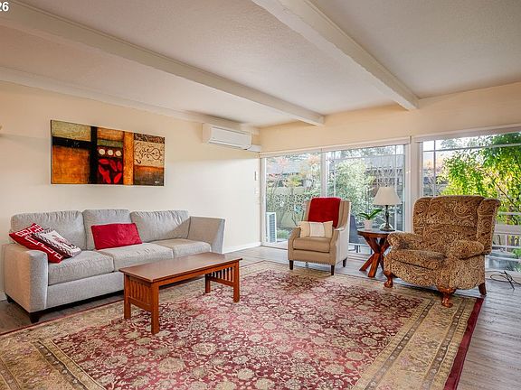 4th image of 4460 SW Scholls Ferry Rd APT 6A