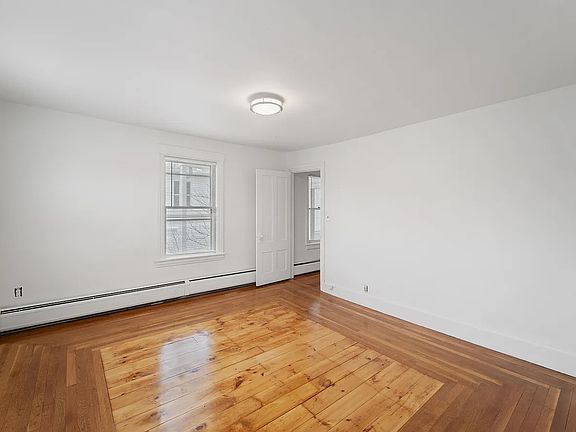 5th image of 31 Whitehall Rd #1