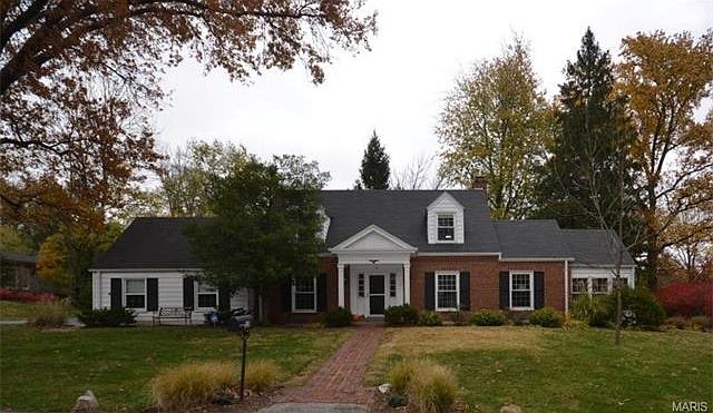 1st image of 10 Covington Ln