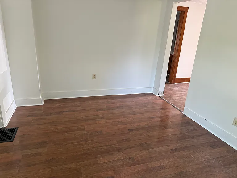 641 S Court St — Photo 9
