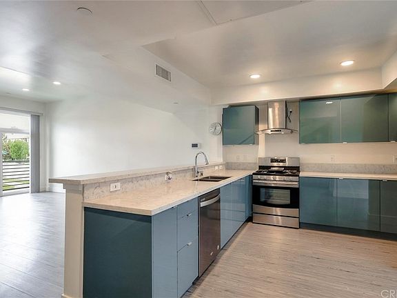 3rd image of 4461 Tujunga Ave Unit 104