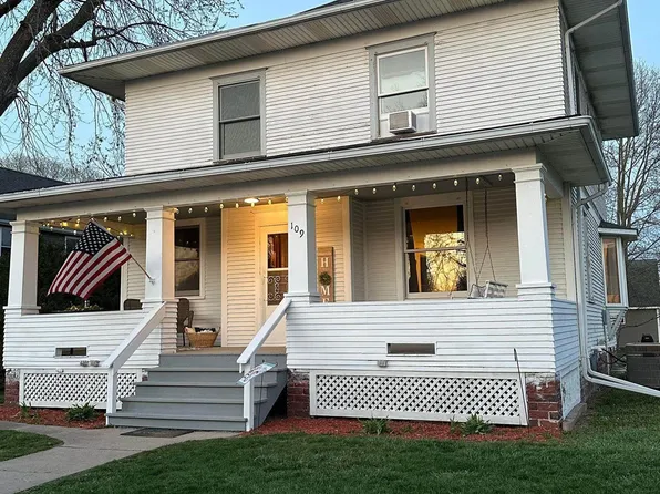 109 N Madison St, Wayland, IA 52654