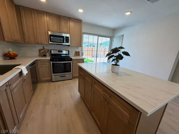 308 Duke Cir, Las Vegas, NV 89107