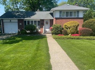14 Putnam Ct, Commack, NY 11725