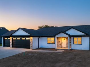 N3616 Gavin Dr, Appleton, WI 54913