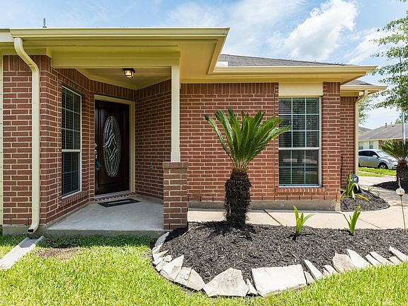 3rd image of 1014 Cavern Brook Ln