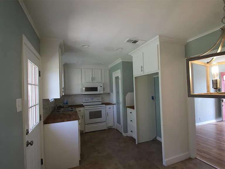 1921 Deborah Dr — Photo 11