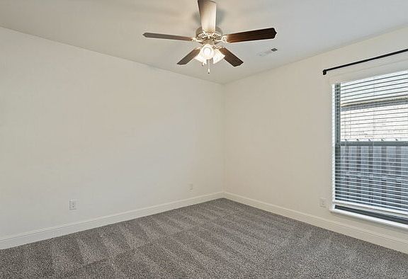 5th image of 5903 Hoover St