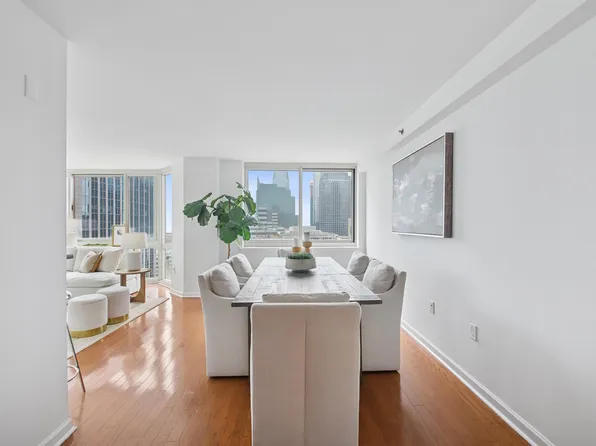 20 2nd Street image 10 of 43