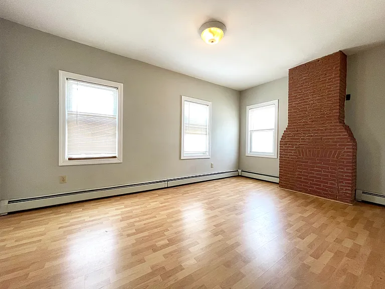 61 Hope St #2 — Photo 7