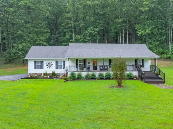 2163 Red Leaf Ln, Soddy Daisy, TN 37379