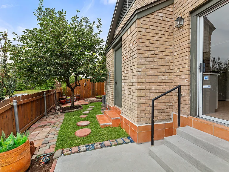 1015 E Yager Ln #158 — Photo 23
