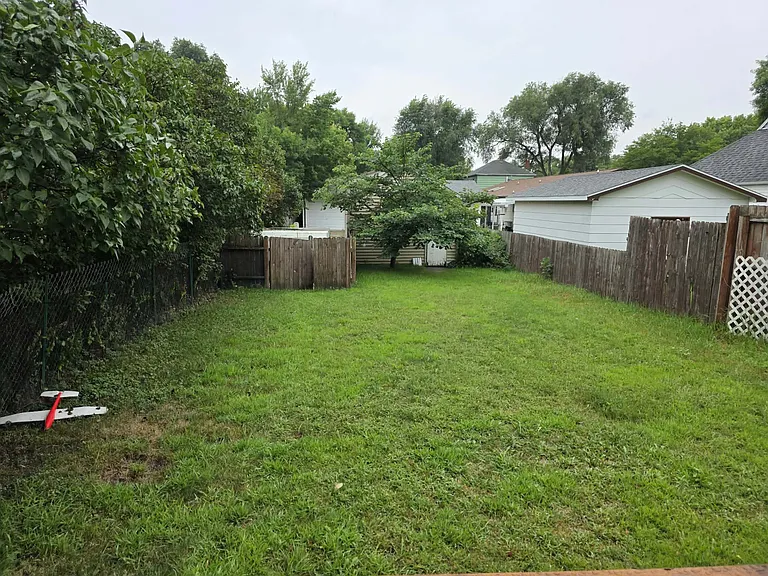 218 W Kemp Ave — Photo 10