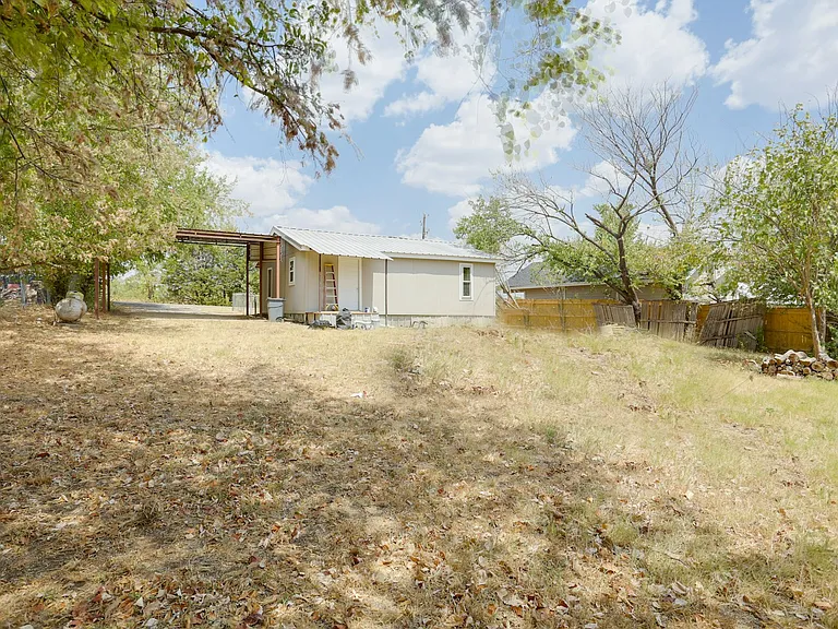 221 Porter Dr — Photo 19