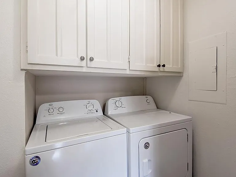 2012 Court Pl — Photo 15