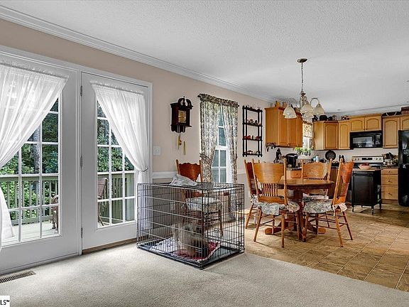 5th image of 455 Gibbs Village Ln