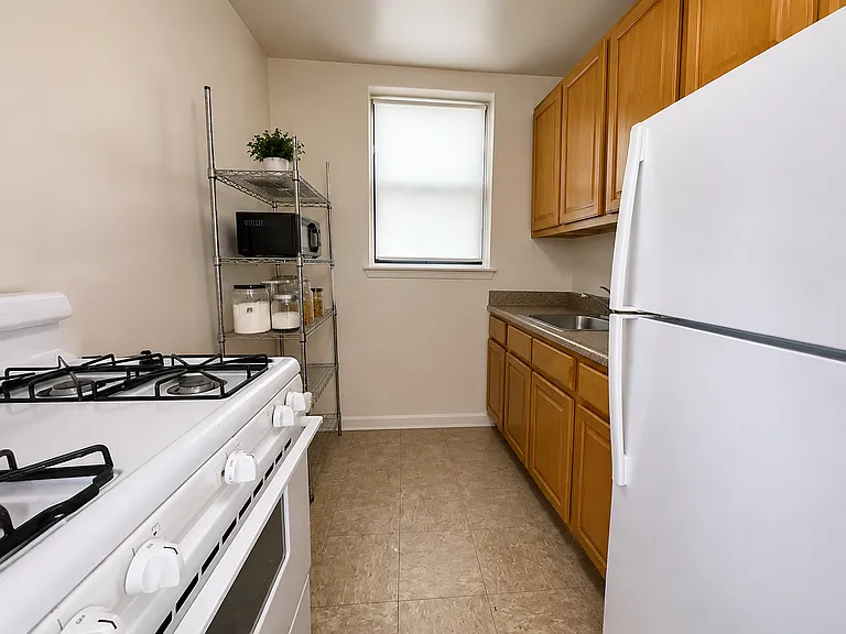 1305 Sheridan Ave #3A — Photo 3