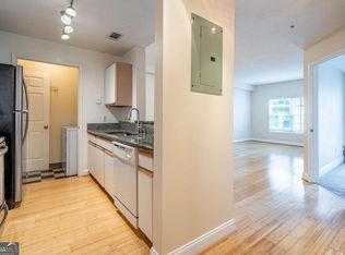 1074 Peachtree Walk NE UNIT B418, Atlanta, GA 30309