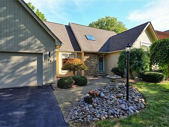 2nd image of 24 Deerborne Ln
