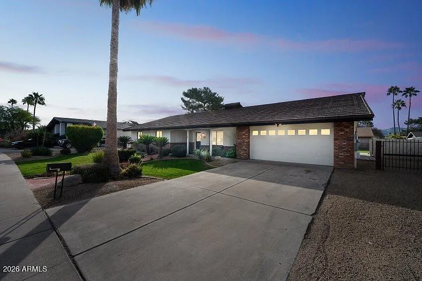 4 bed, 2.0 bath, 2345 sqft, $3,898 — Photo 2