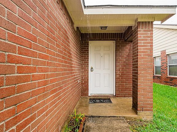 5th image of 10303 Cades Creek Ct