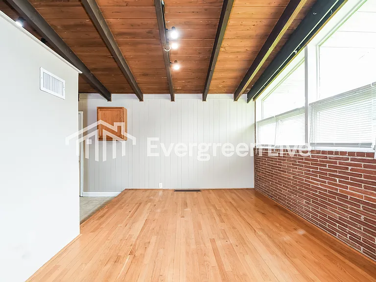 7823 Milan Ave — Photo 4