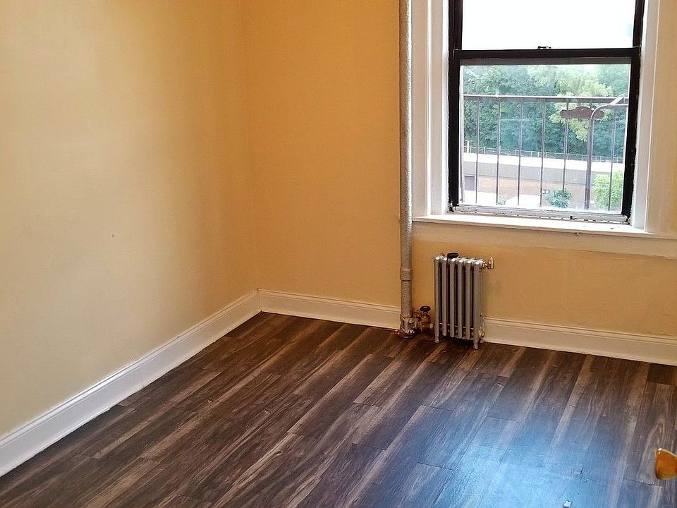2nd image of 2730 Decatur Ave APT 26C