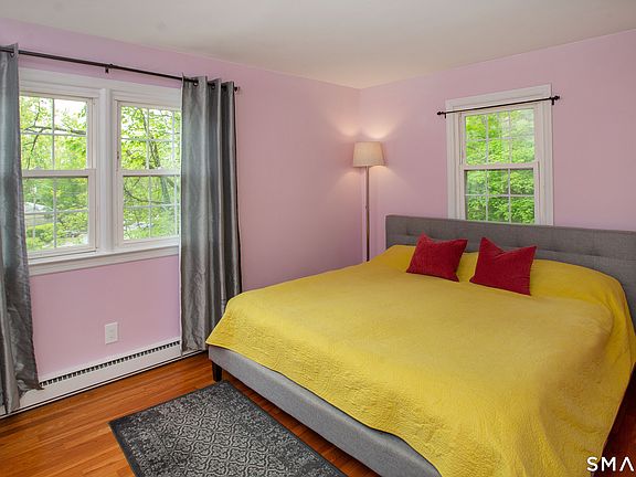5th image of 32 East Hills Drive #32
