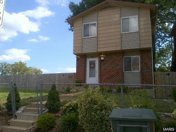 2nd image of 2224 Montgomery St