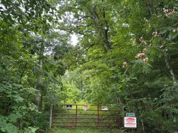500 E Howard Rd, Sandy Hook, KY 41171