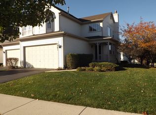 2901 Langston Cir, Saint Charles, IL 60175