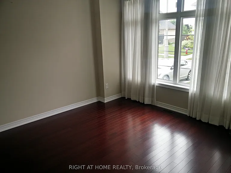 39 Daleridge Cres — Photo 14