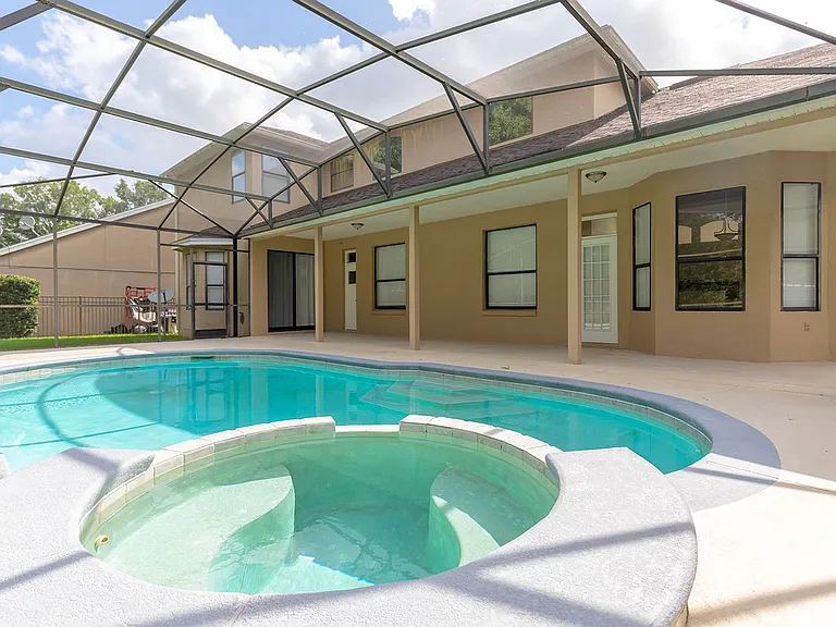 1585 Cherry Ridge Dr — Photo 29