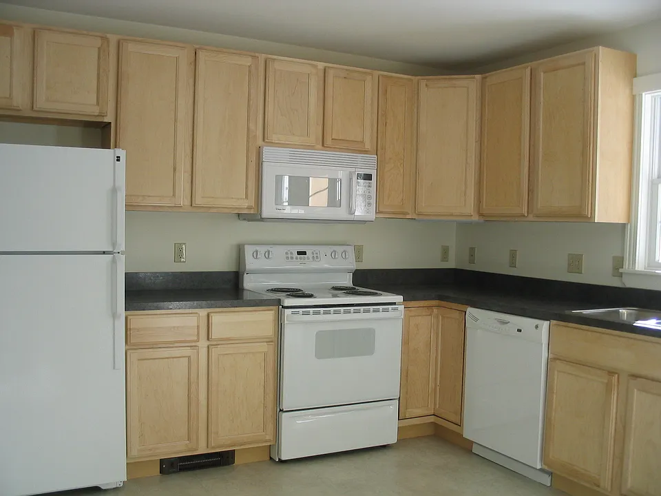 4 Daniel Dr #1